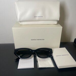 Gentle Monster Black Oval Sunglasses Gold Logo Chic It-Girl Style